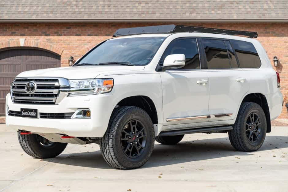 2021 Toyota Land Cruiser 200-Series sold for $92,500
