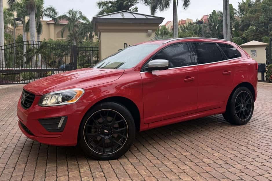 2015 Volvo XC60 sold for $8,500