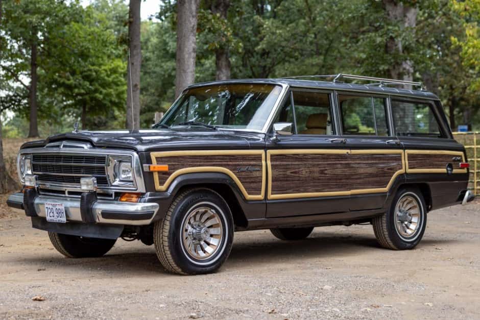 1987 Jeep SJ Grand Wagoneer sold for $23,500