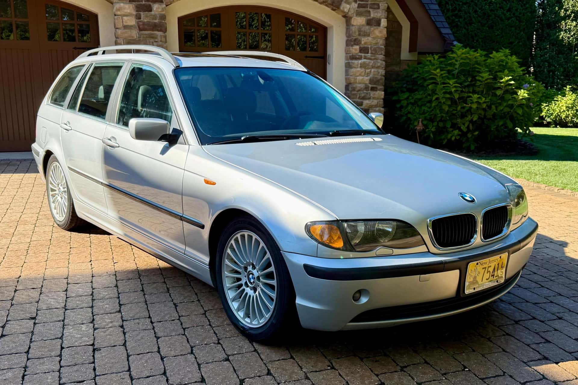 2003 BMW 3 Series sold for $3,700