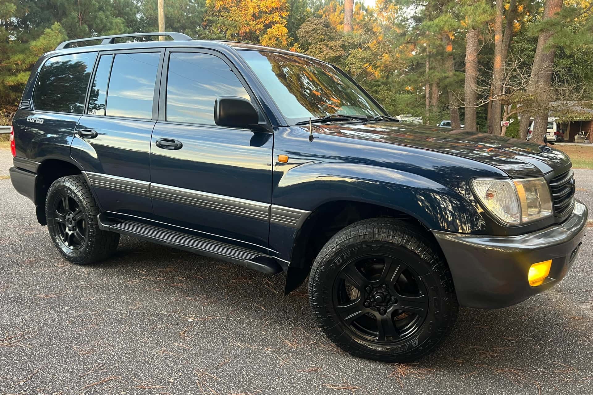 1999 Toyota Land Cruiser sold for $28,500