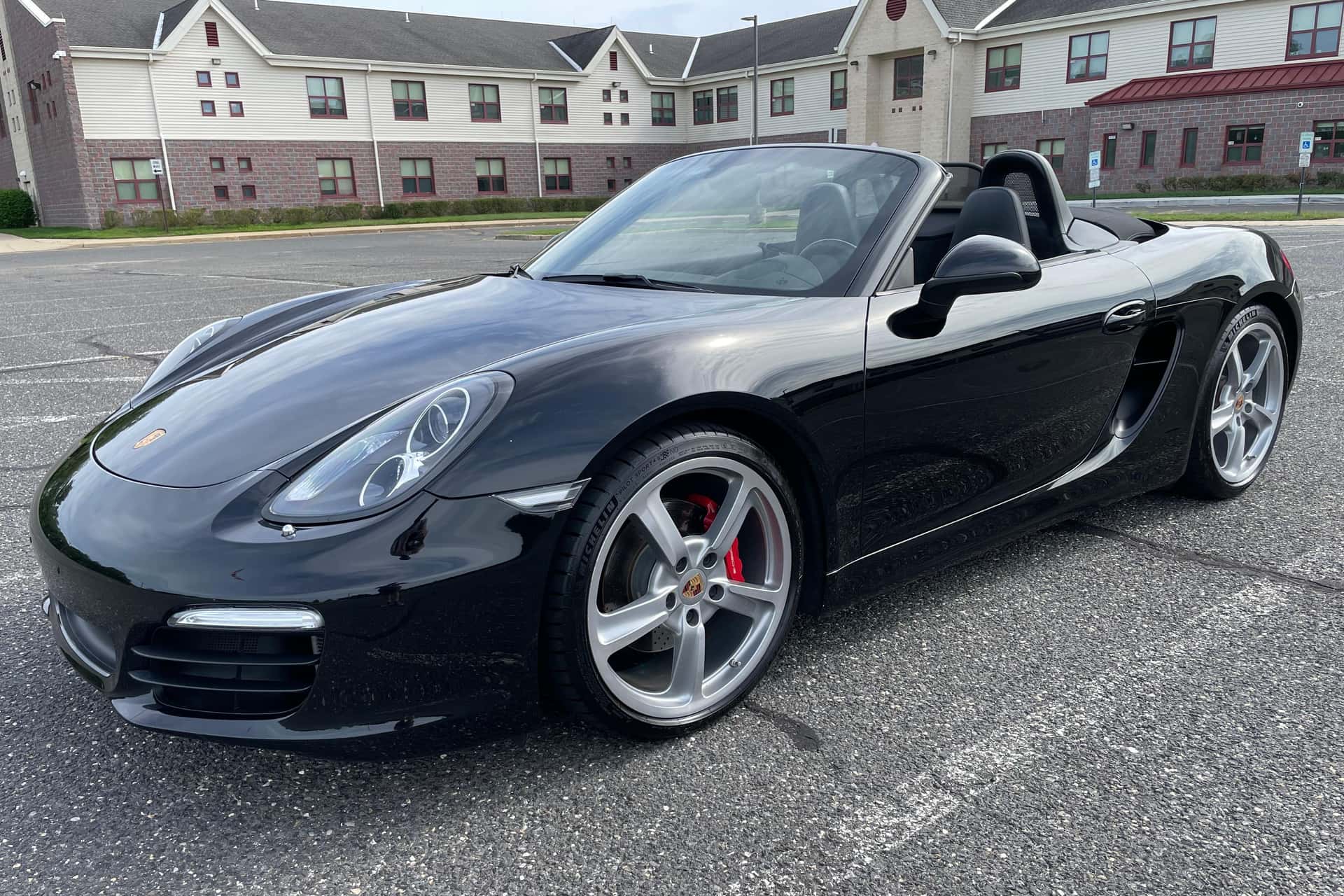 2014 Porsche 981 Boxster sold for $40,750