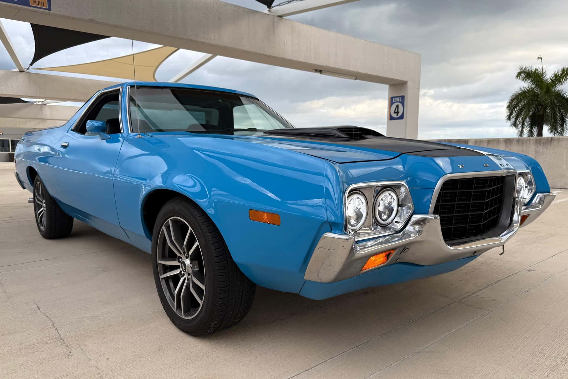 1972 Ford Ranchero sold for $10,900