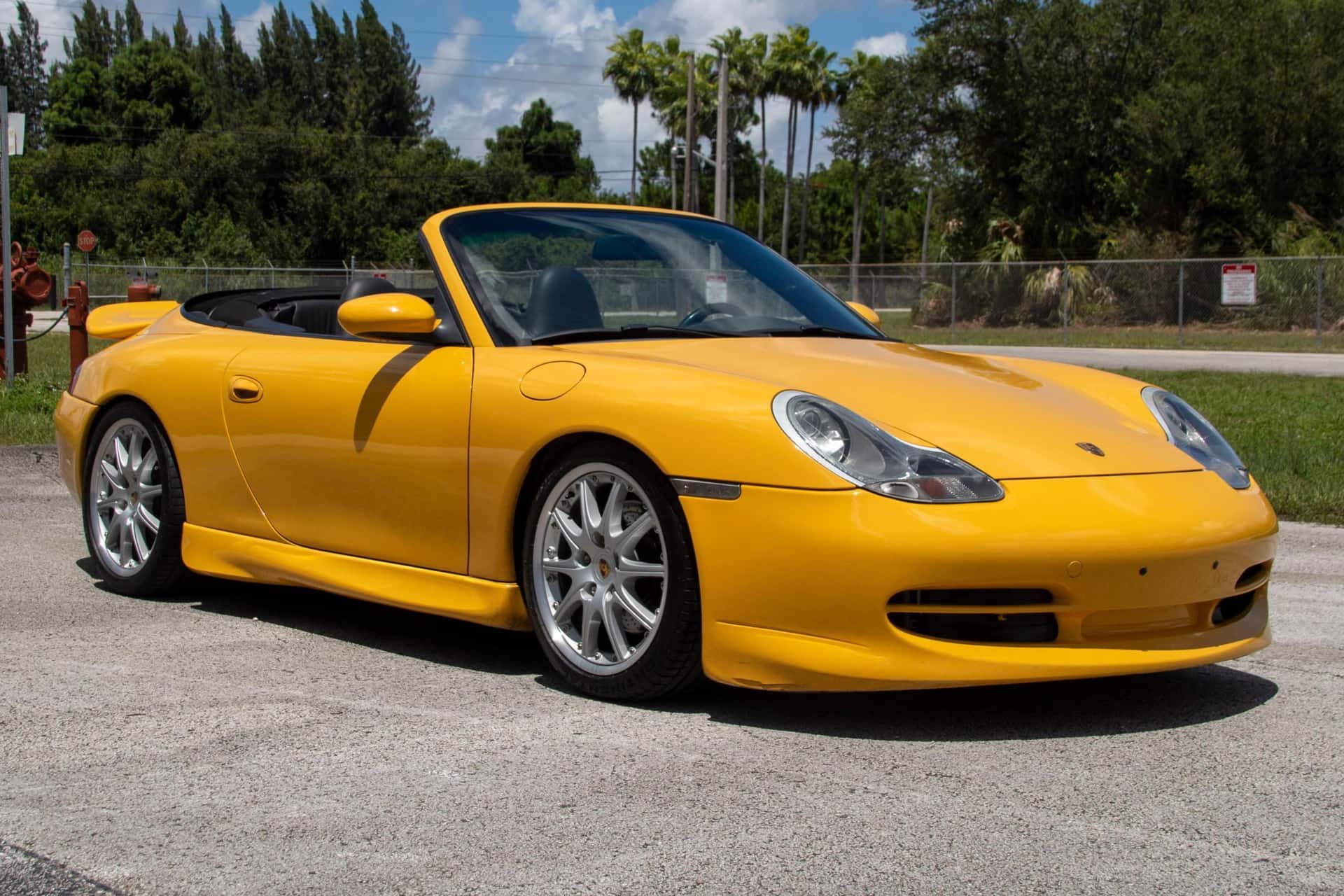 2000 Porsche 996 911 sold for $23,123