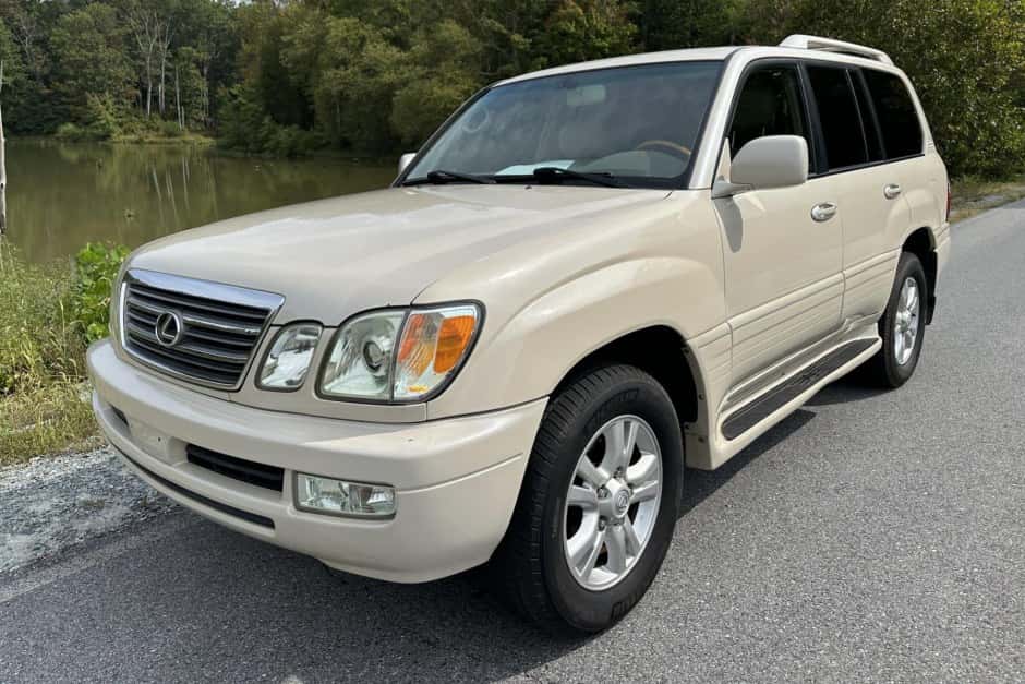 2005 Lexus LX470 sold for $17,500