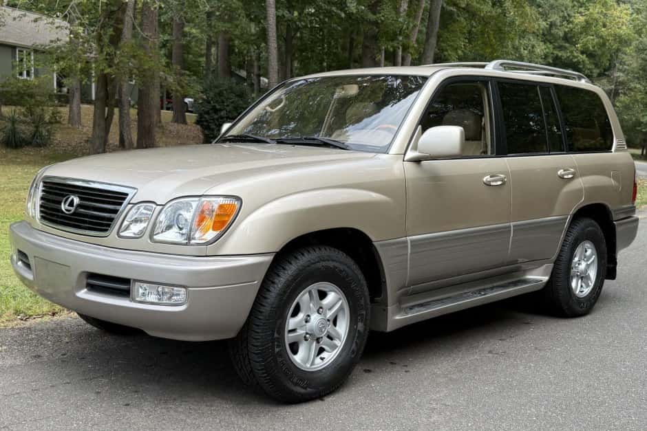 2000 Lexus LX470 sold for $71,500