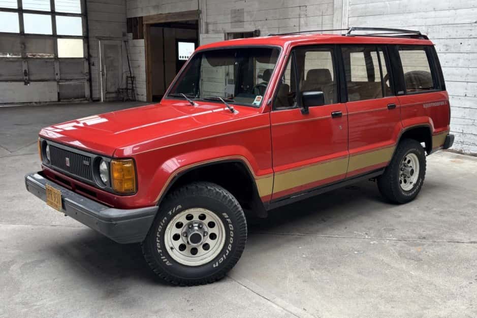 1986 Isuzu Trooper sold for $5,200