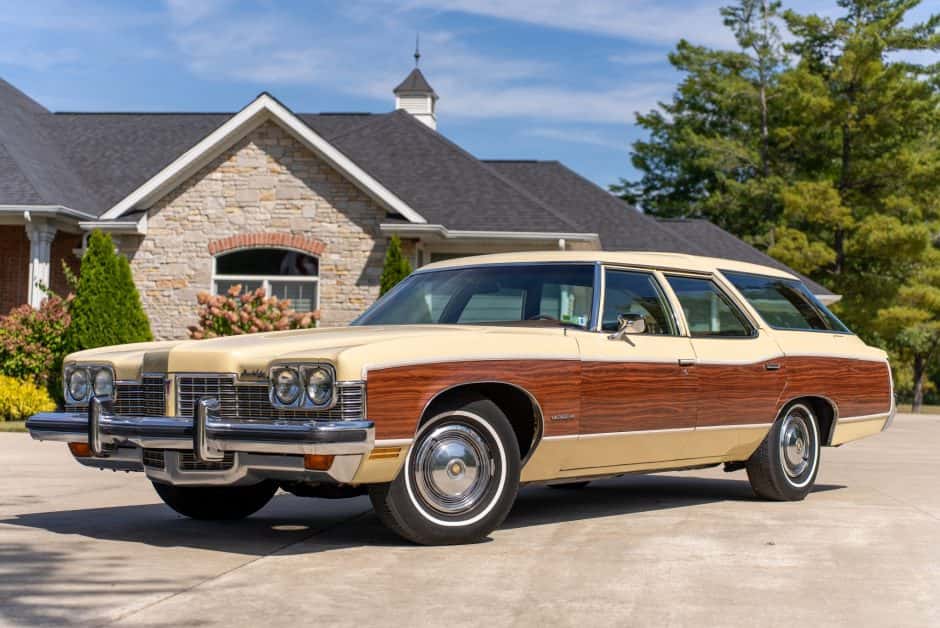 1973 Pontiac Safari sold for $14,750