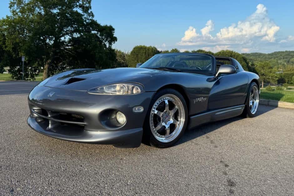 2000 Dodge Viper SR II (1996-2002) sold for $47,500