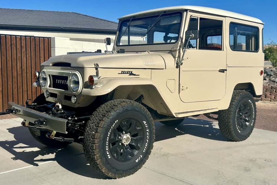 1967 Toyota Land Cruiser FJ40 sold for $26,000