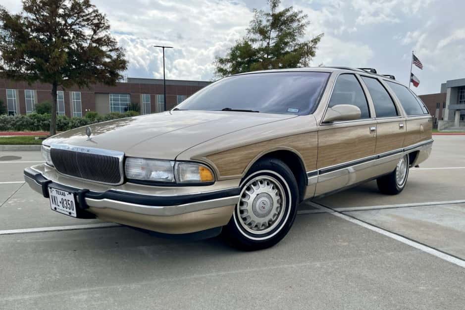 1996 Buick Roadmaster sold for $9,200