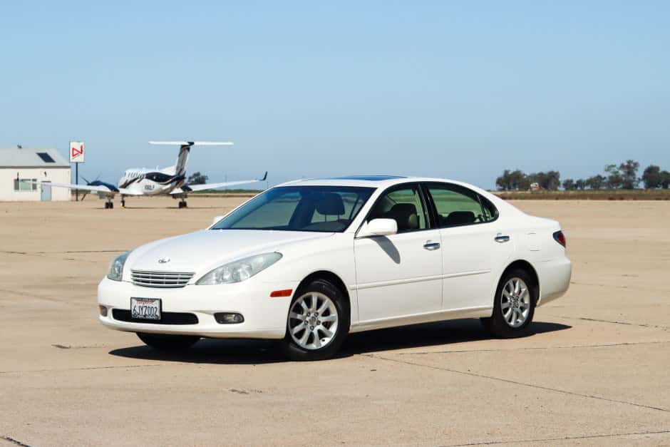 2004 Lexus ES sold for $8,200