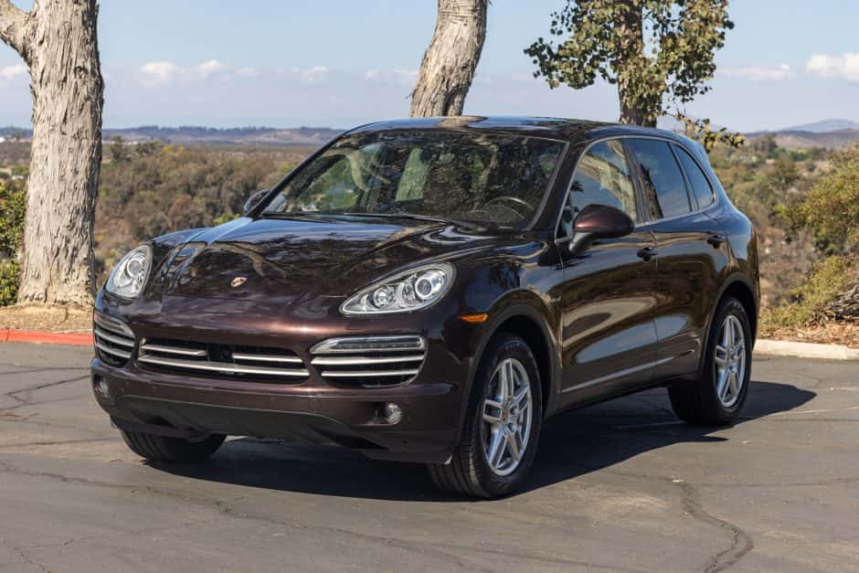 2014 Porsche 958 Cayenne (2011-2018) sold for $15,750