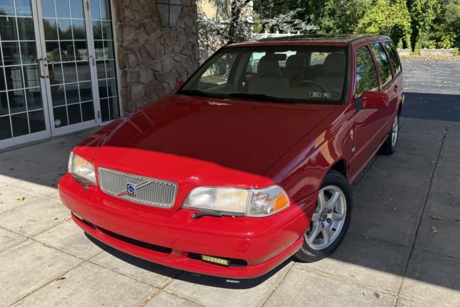 2000 Volvo V70 sold for $6,000