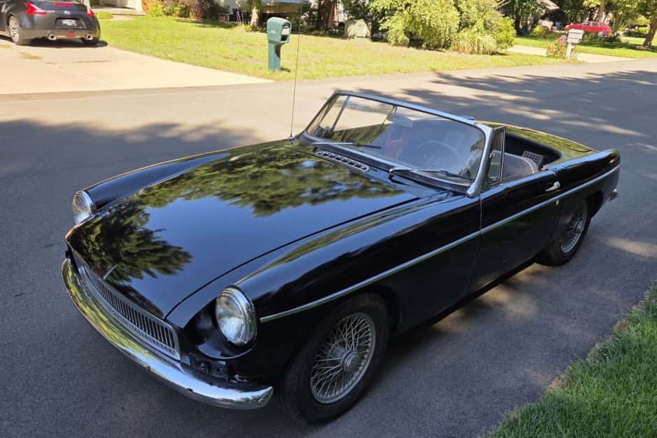 1965 MG MGB sold for $5,700