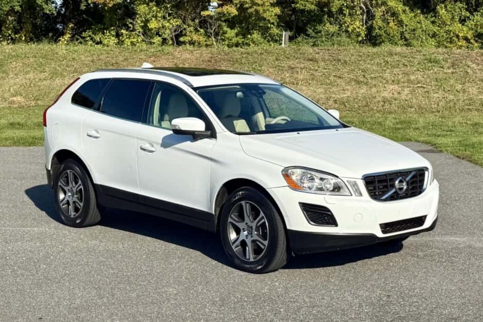 2011 Volvo XC60 sold for $6,175
