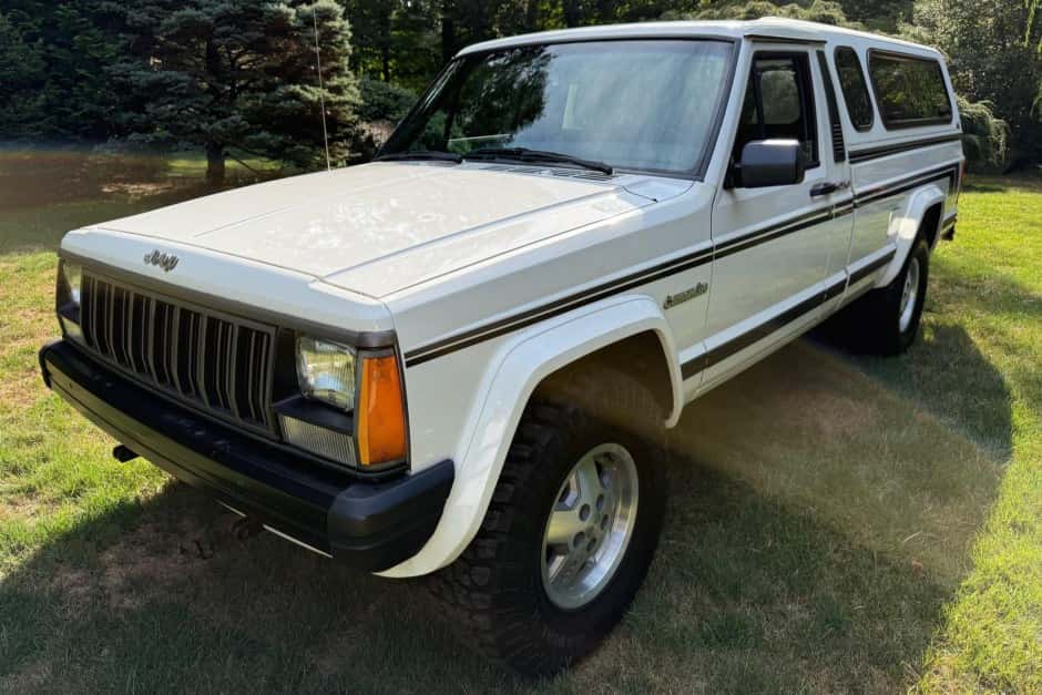 1988 Jeep Comanche sold for $5,600