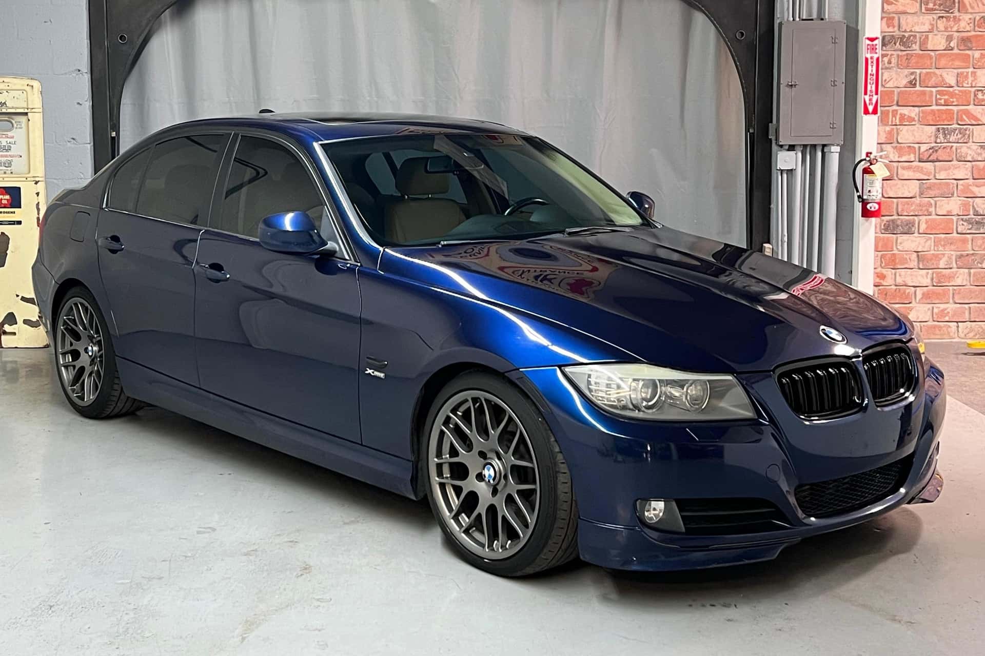 2011 BMW 3 Series sold for $8,650