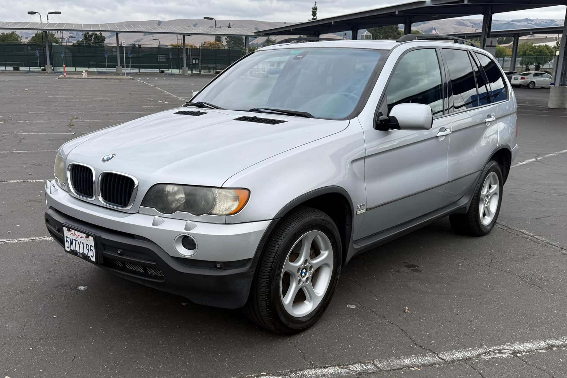 2001 BMW X5 sold for $3,900