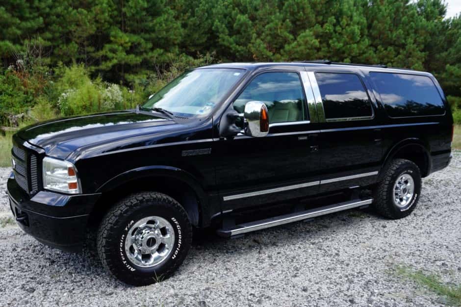 2005 Ford Excursion sold for $0