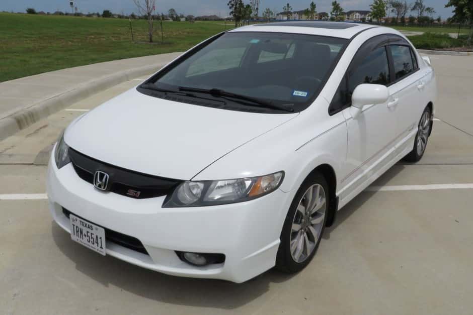 2009 Honda Civic Si sold for $9,000