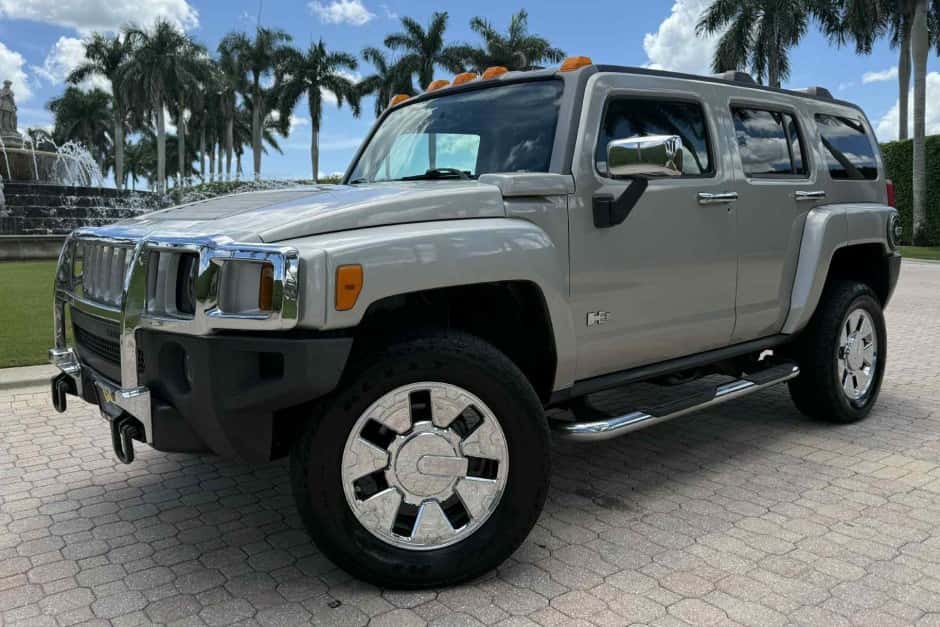 2007 Hummer H3 sold for $11,001