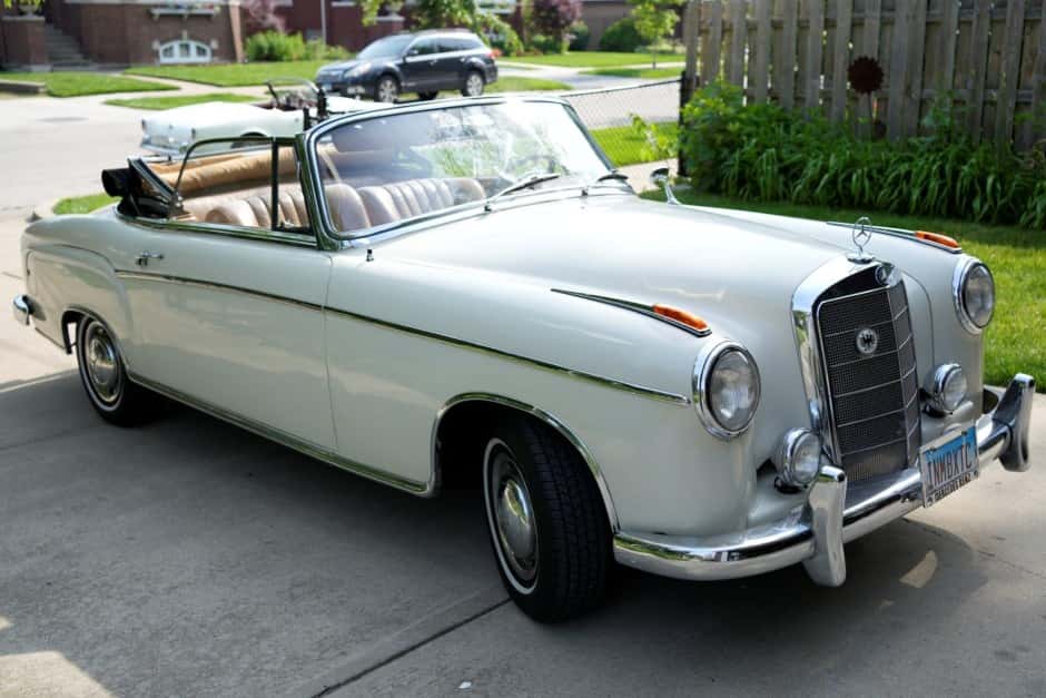 1960 Mercedes-Benz Ponton sold for $39,000