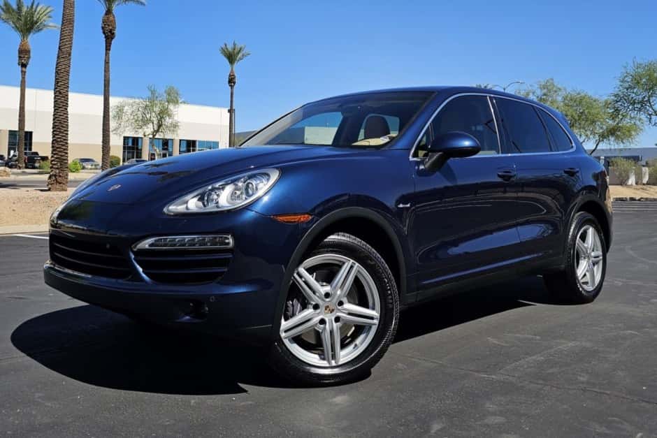 2013 Porsche 958 Cayenne (2011-2018) sold for $13,750