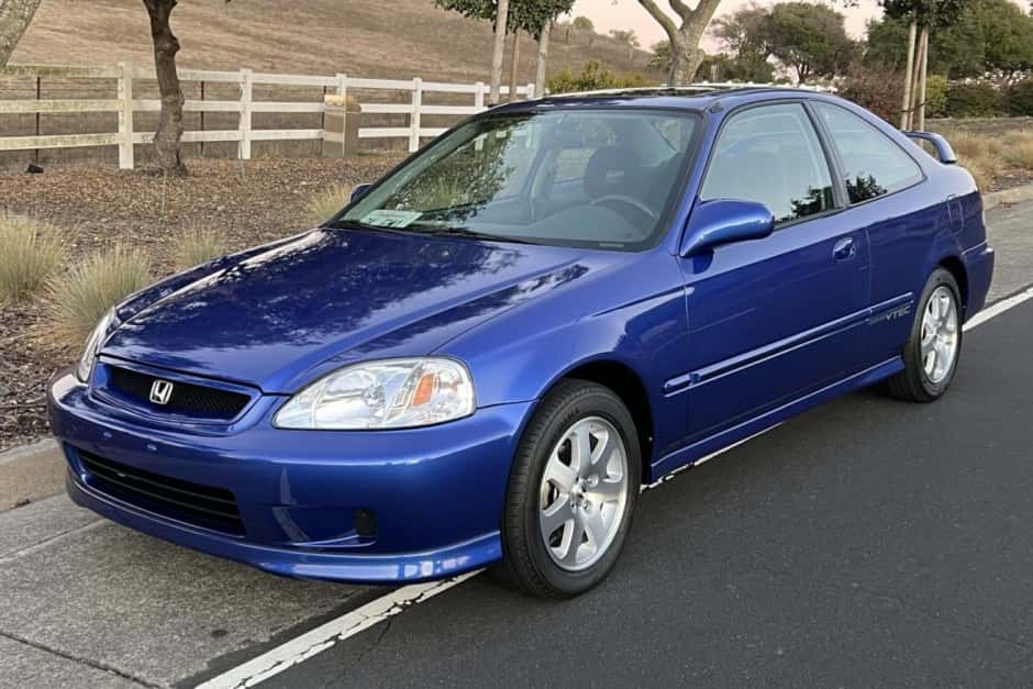 2000 Honda Civic Si sold for $15,500