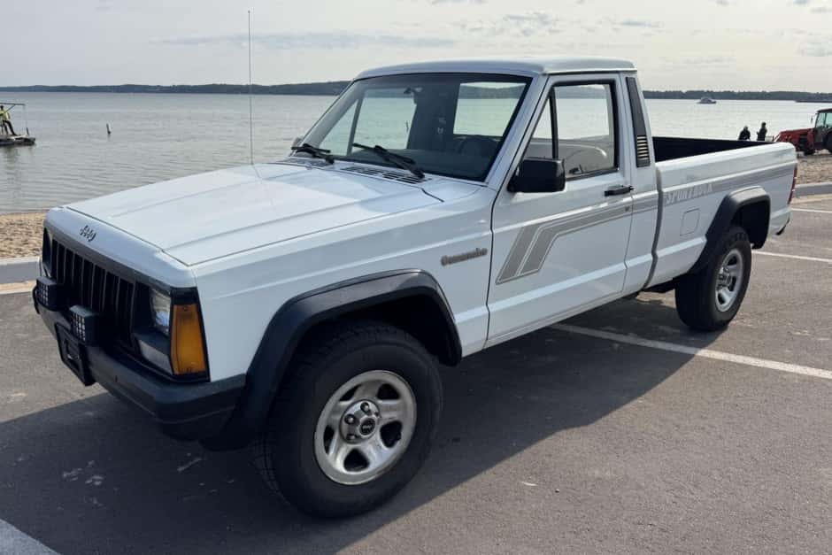 1988 Jeep Comanche sold for $5,600