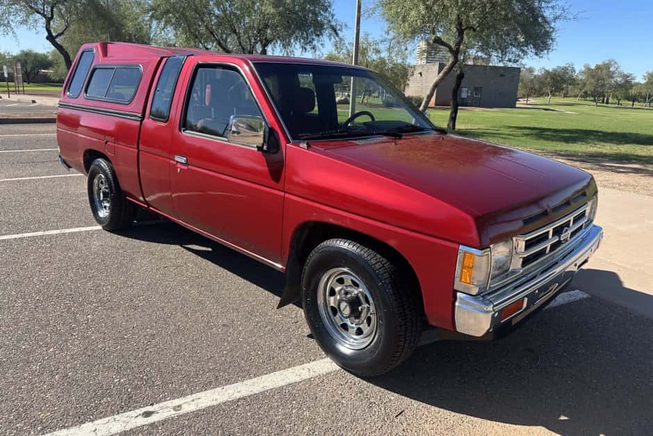 1992 Nissan Pickup sold for $5,400