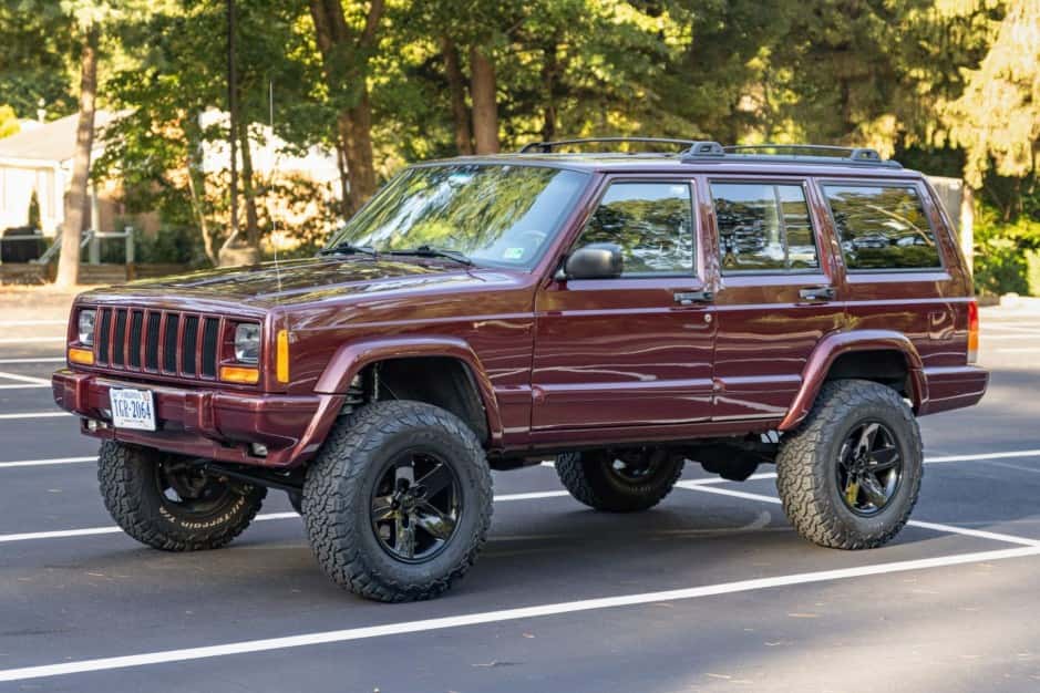2000 Jeep XJ Cherokee sold for $15,250