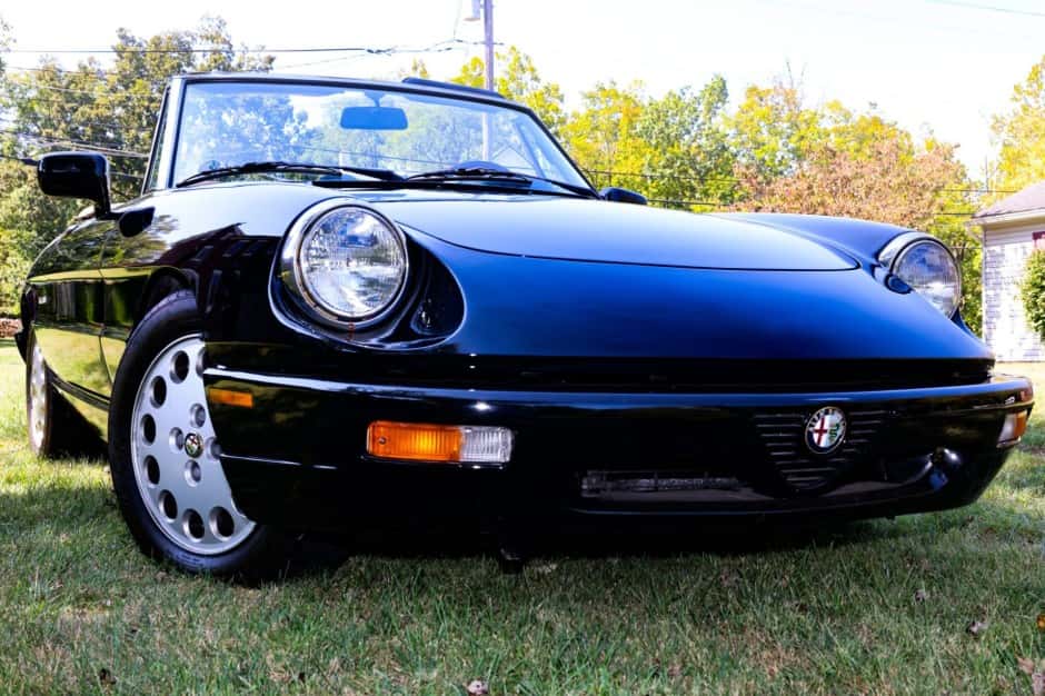 1993 Alfa Romeo 105/115 Spider Series 4 sold for $18,500