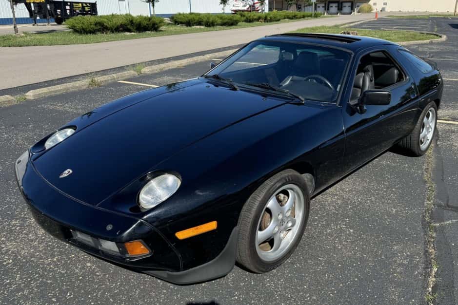 1984 Porsche 928 sold for $7,028