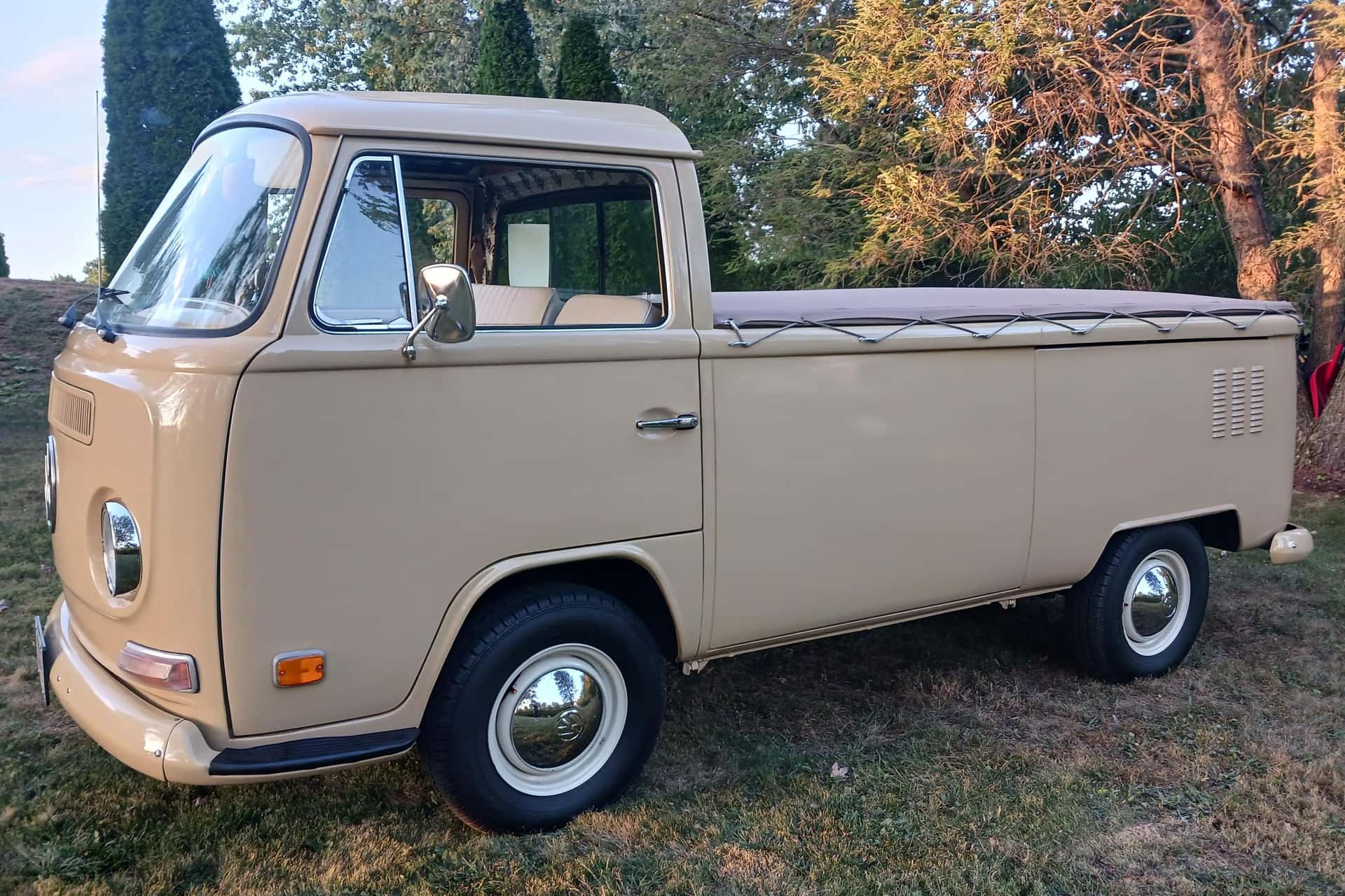 1969 Volkswagen Type 2 sold for $8,500