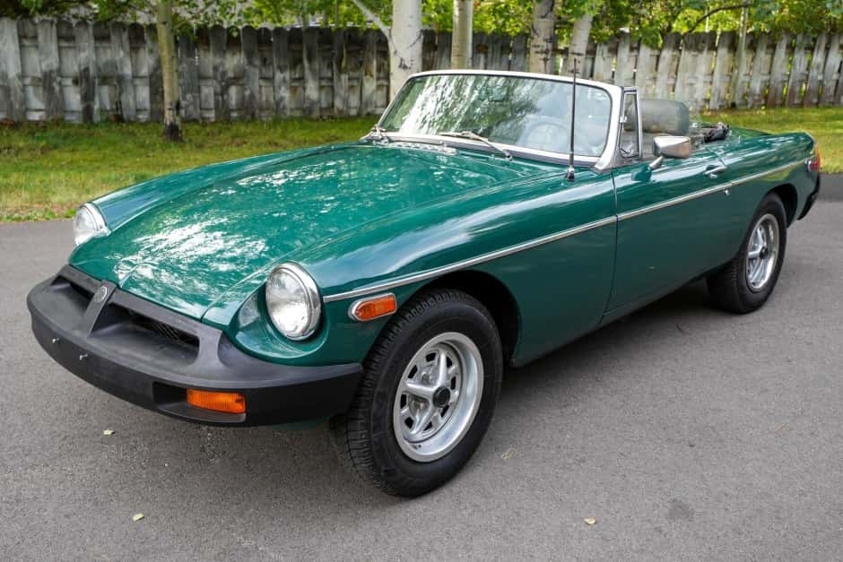 1977 MG MGB sold for $4,400