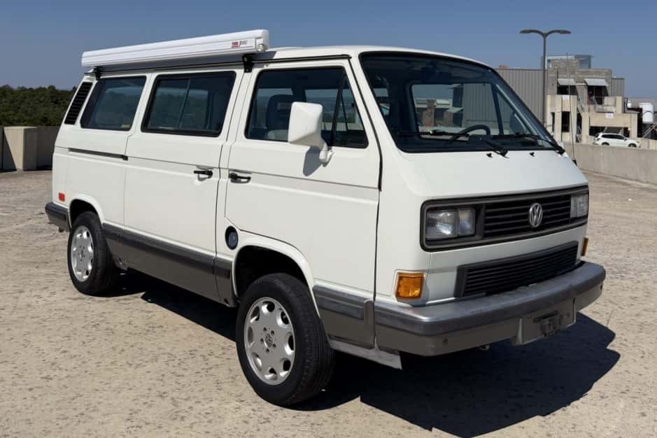 1990 Volkswagen Vanagon sold for $9,985