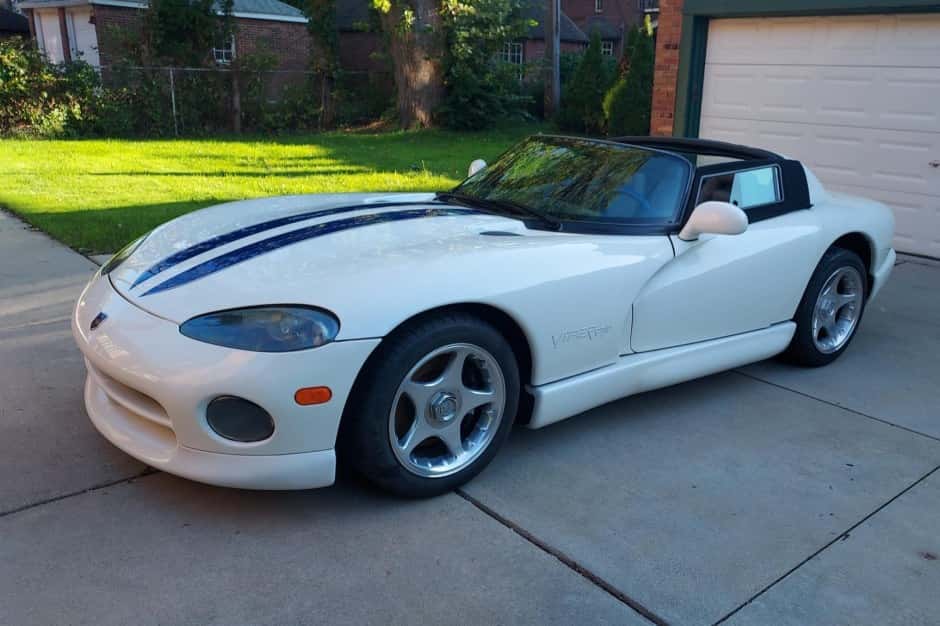 1996 Dodge Viper SR II (1996-2002) sold for $25,250