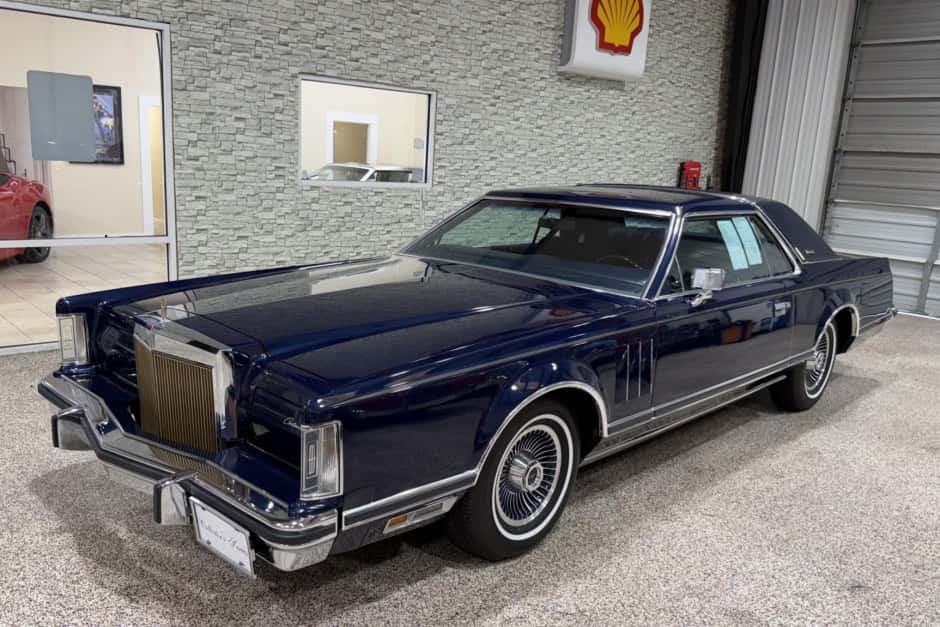 1979 Lincoln Continental Mark V (1977-1979) sold for $34,250