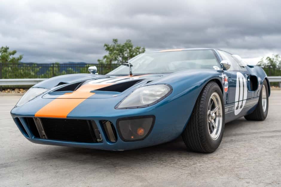 0 Ford GT40 Replica sold for $107,000