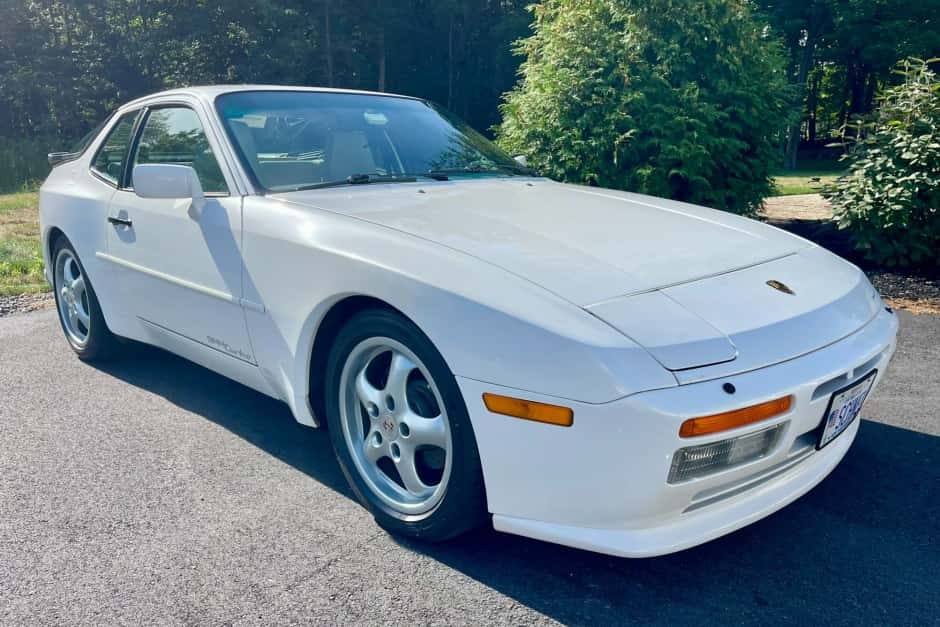 1986 Porsche 944 Turbo sold for $18,750