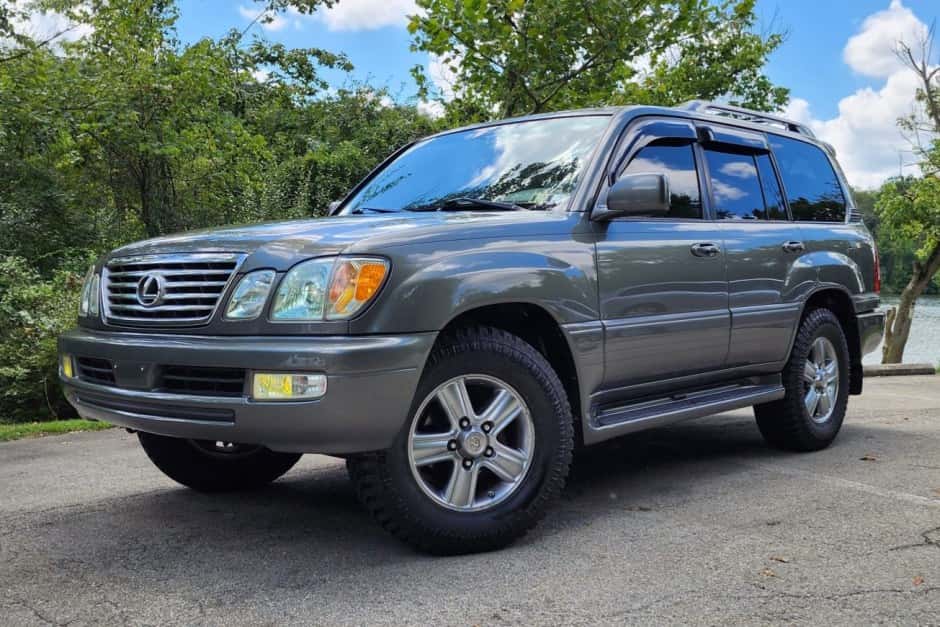 2006 Lexus LX470 sold for $12,850