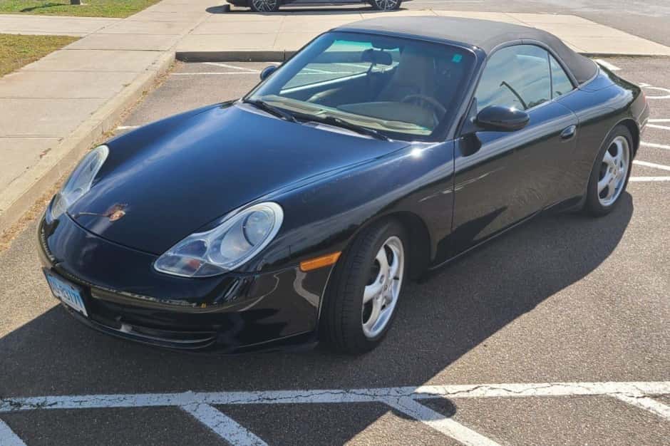 2000 Porsche 996 911 (Non-Turbo/GT2/GT3) sold for $22,000
