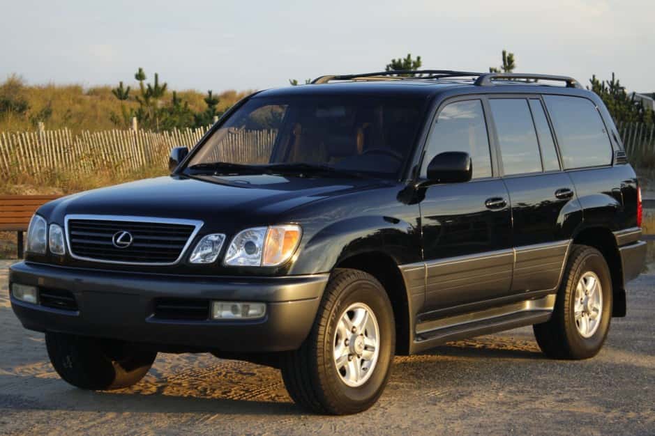 1999 Lexus LX470 sold for $13,500