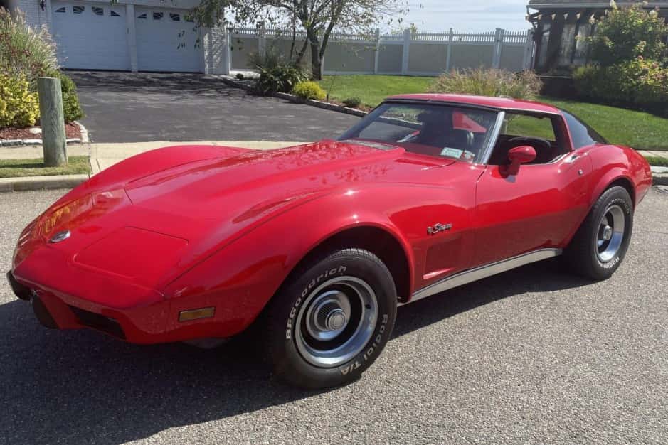 1976 Chevrolet Corvette C3 sold for $12,250