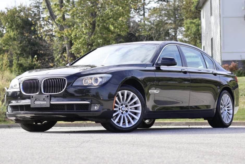 2010 BMW F01/F02 7-Series sold for $10,500