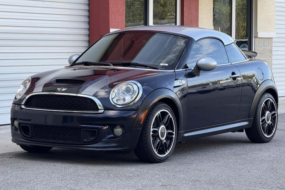 2013 Mini R58 & R59 Coupe & Roadster sold for $5,500