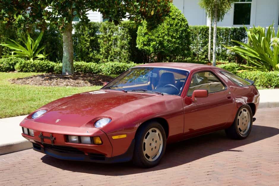1982 Porsche 928 sold for $11,500