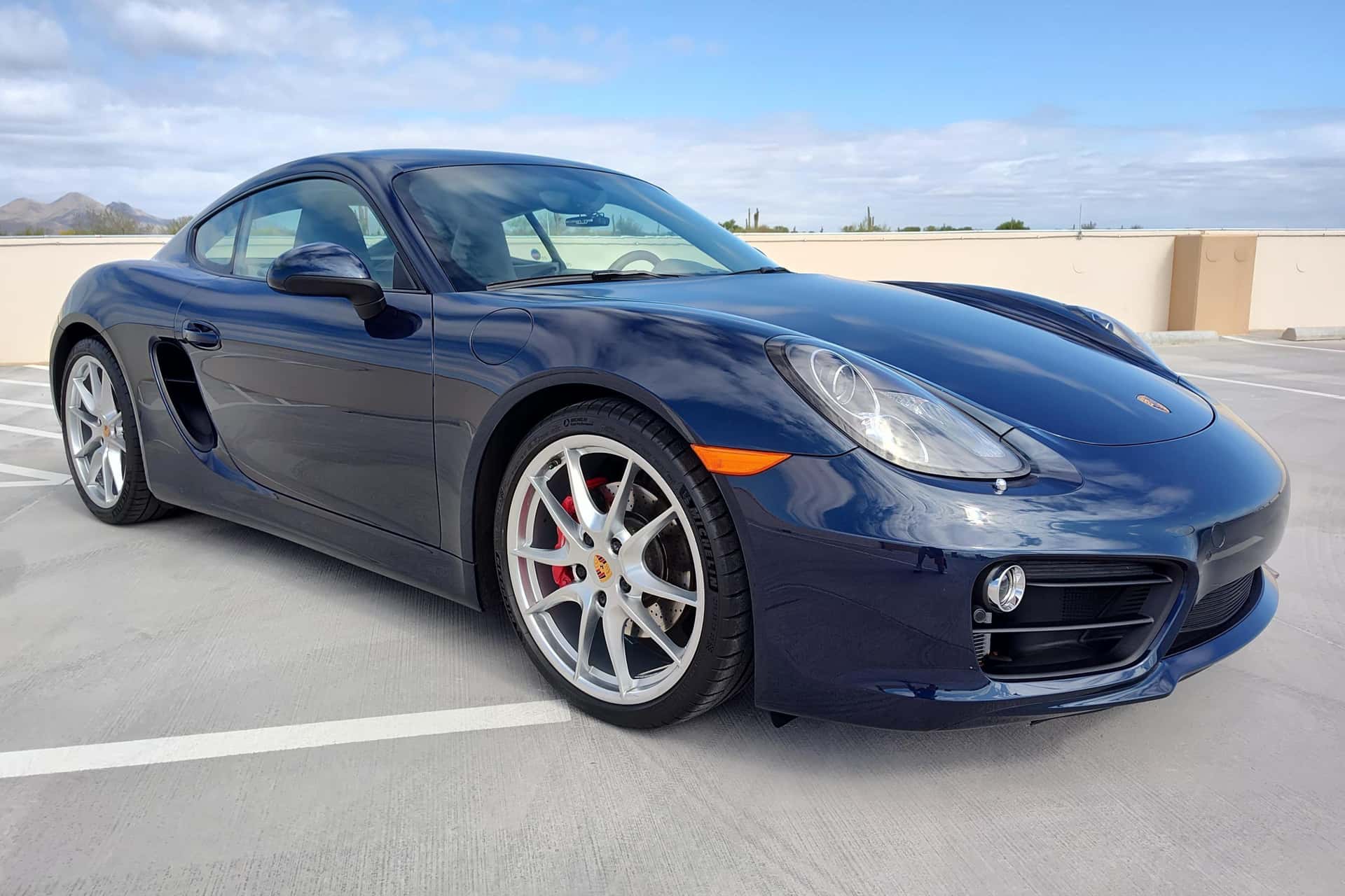 2015 Porsche 981 Cayman sold for $50,250