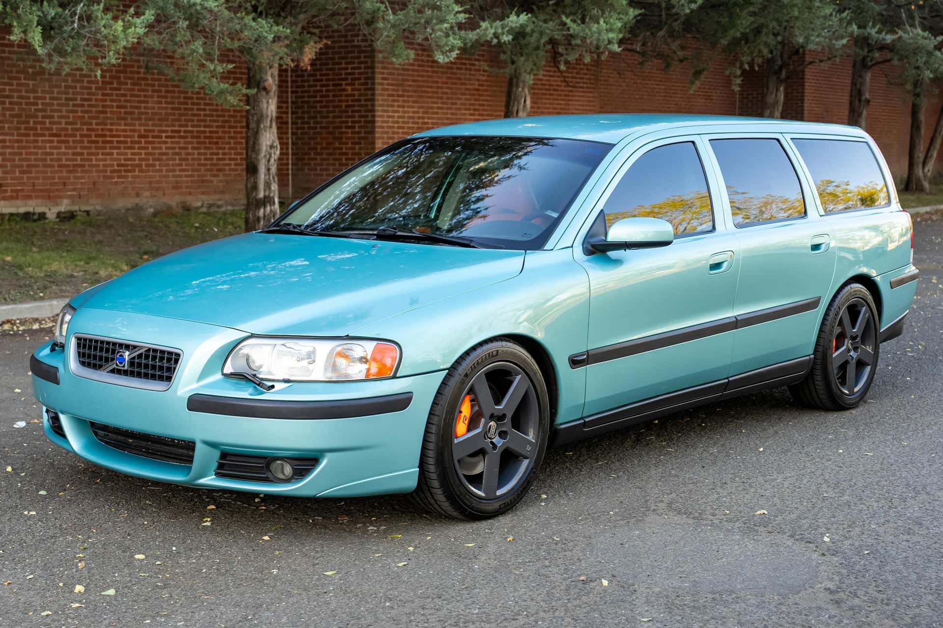 2004 Volvo V70 sold for $39,000